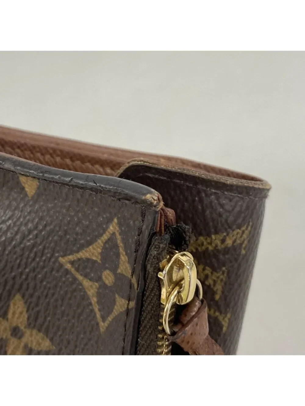 Louis Vuitton authenticated 72 type
